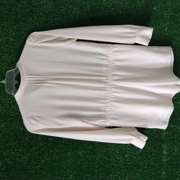 Chic Cream Romper - Picture 4 of 4